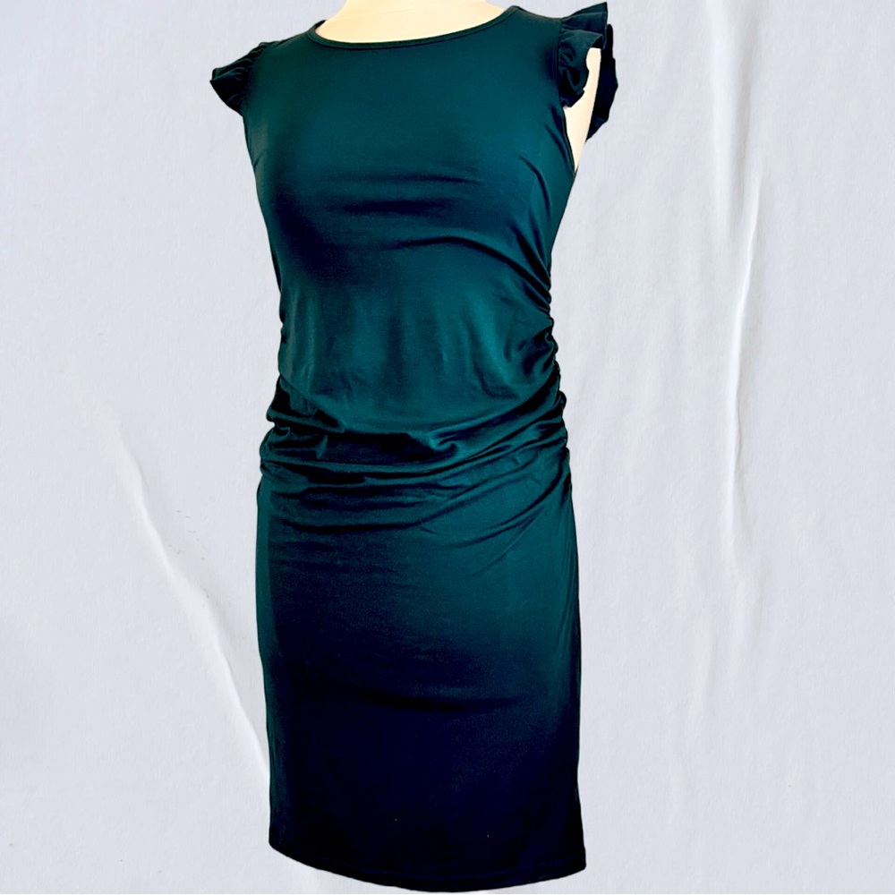 Maternity dress with flutter cap sleeves 🦋 Size Small